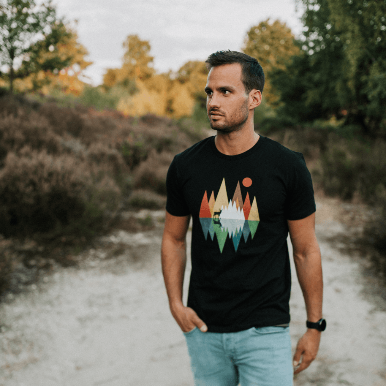 Holzbrüder® Originals - Hirsch Im Wald Geometrisch Bio Herren Shirt