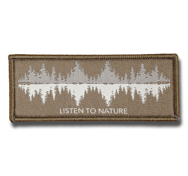 SMALL PATCH Listen To Nature Weiss (olivgrau)
