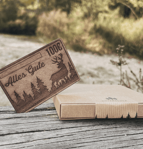 Hirsch Im Wald - Gutschein Aus Holz 100€